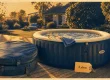 Spa gonflable 4 places : bulles et jets sur terrasse