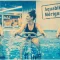 Aquabike merignac : trois personnes sur vélos aquatiques dans un bassin chauffé