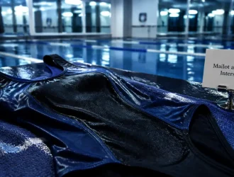 Maillot de bain femme aquagym intersport noir bleu marine, résistant au chlore