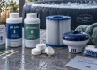 Produit pour spa gonflable : test pH, désinfectant et cartouche de filtration pour eau claire