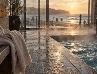 Thalassothérapie bord de mer : piscine d’eau de mer chauffée et détente au calme